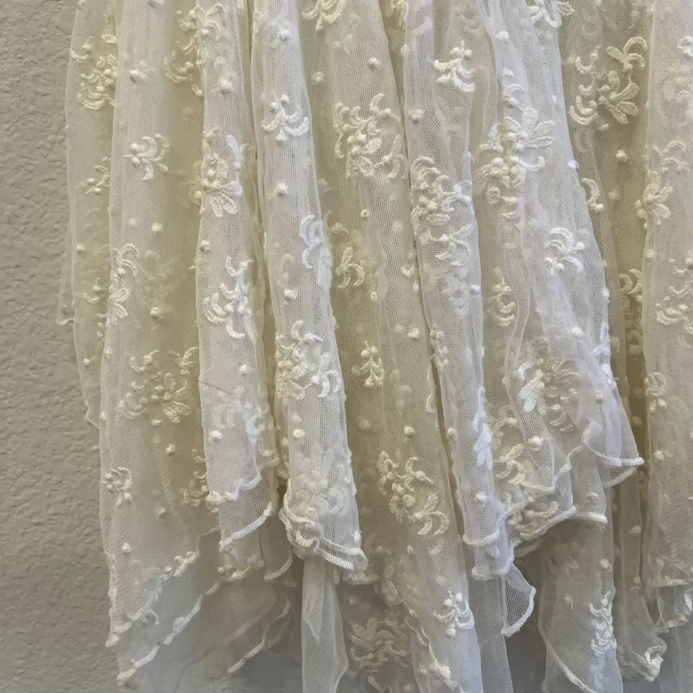 Love The Label Mae Dress White Lace Mini Size M NWOT Revolve Smocked - Picture 5 of 6